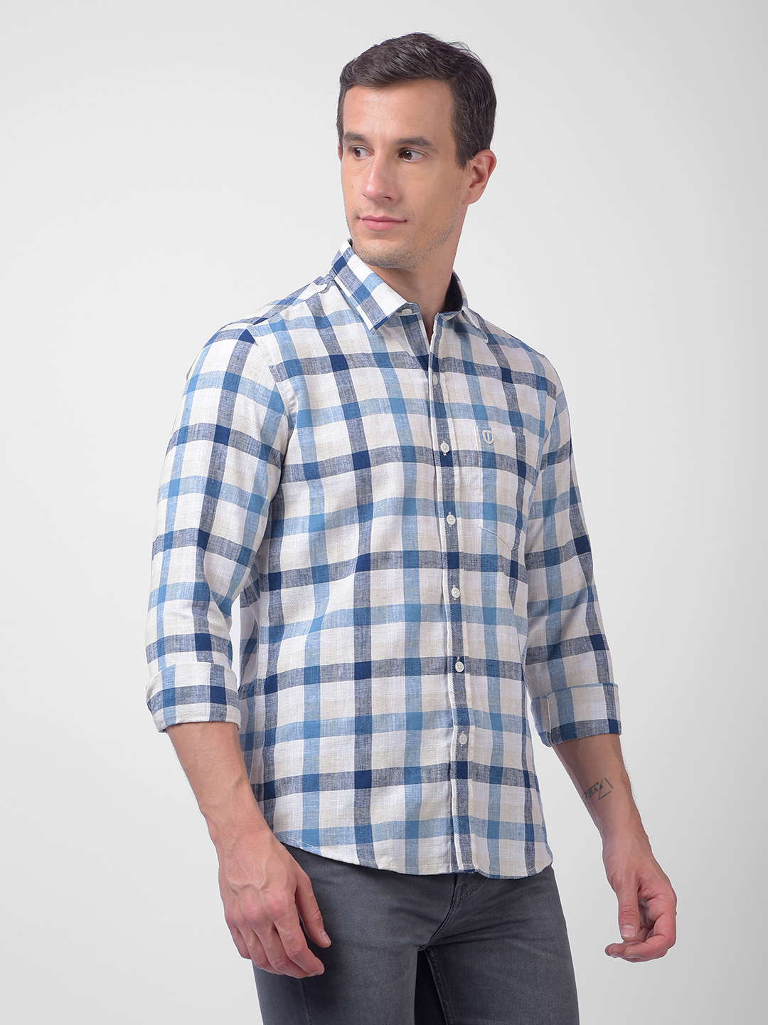 Numero Uno Men Blue & White Checked Slim Fit Shirt